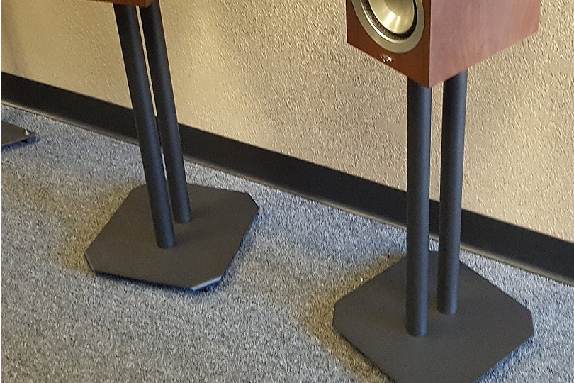Queiting Pair Of Floor Speaker Stand Heavy Duty Metal Triangle Steel Stands For Studio Monitors and Hi-Fi Loudspeakers Six Height Adjustable